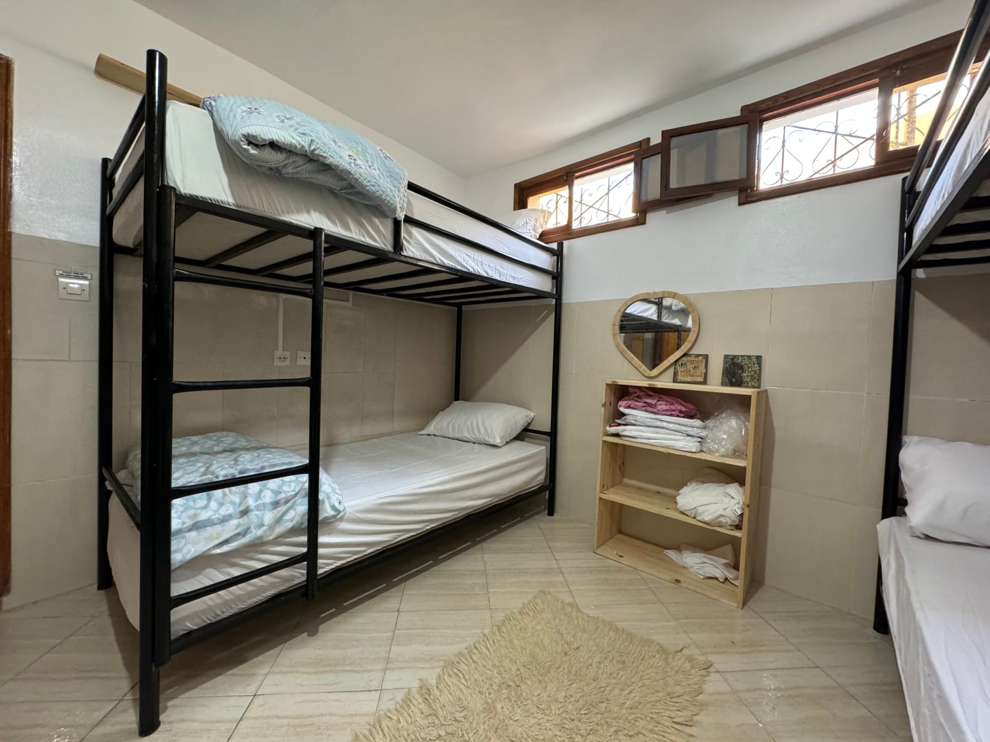 Aloha Surfers Room